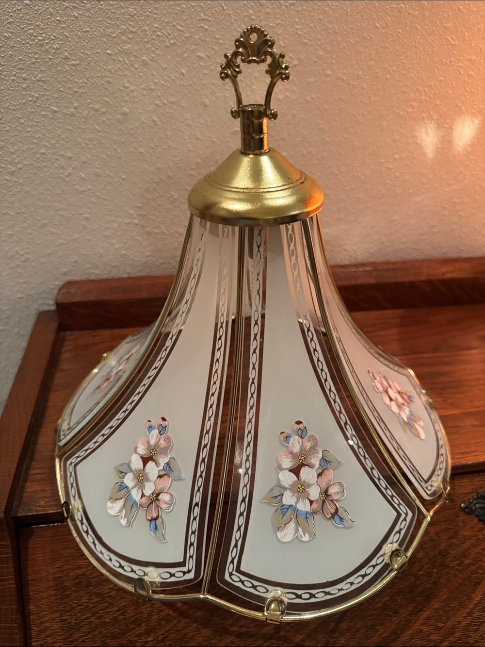 Gold Floral Glass 80’s/90’s Lamp Shade - Picture 1 of 8